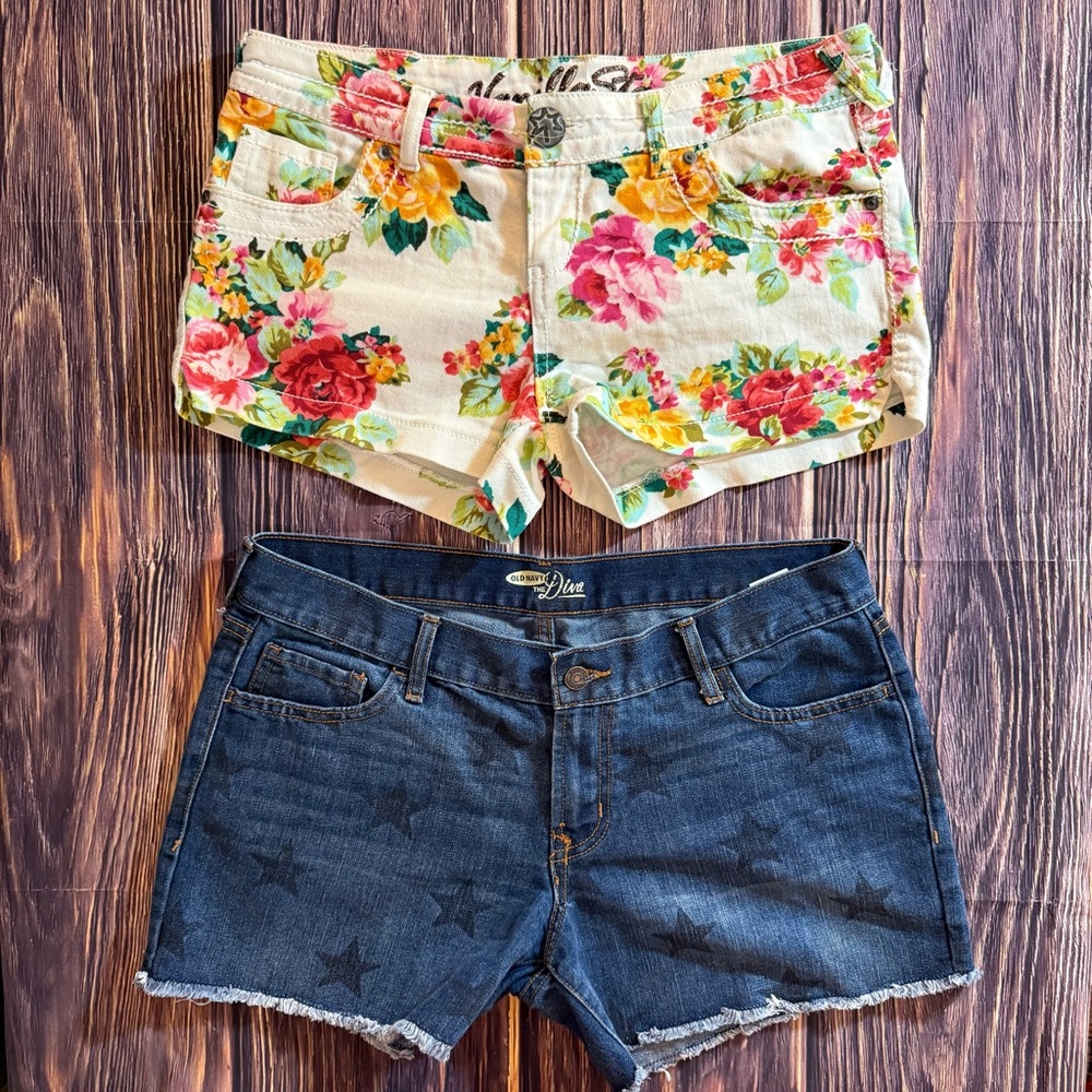 Lot Of 2 Pair Women’s Patterned Shorts Sizes 10 and 11 * Old Navy * Vanilla Star